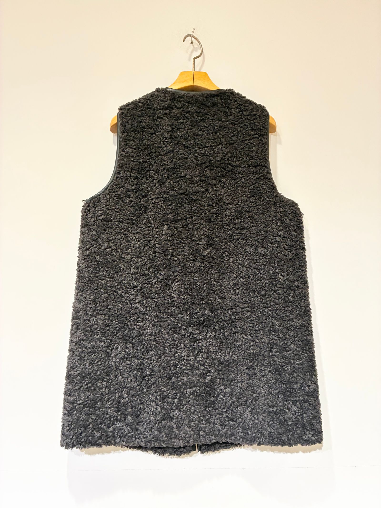 【リア】プードルボア ロングベスト / ブラック