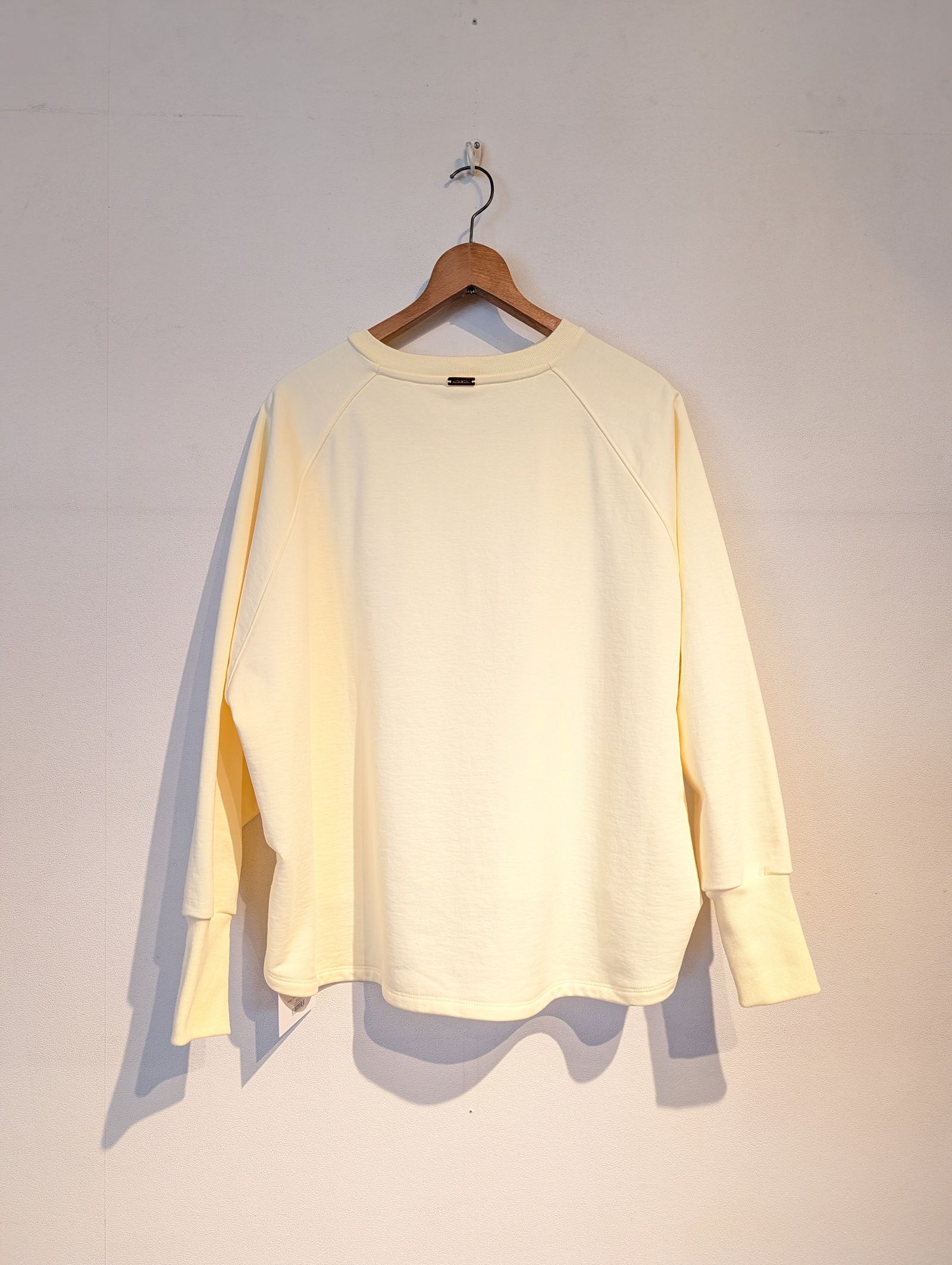 "SANTAROSA"ラグランスリーブロゴスウェット / ロゴスウェット / イエロー