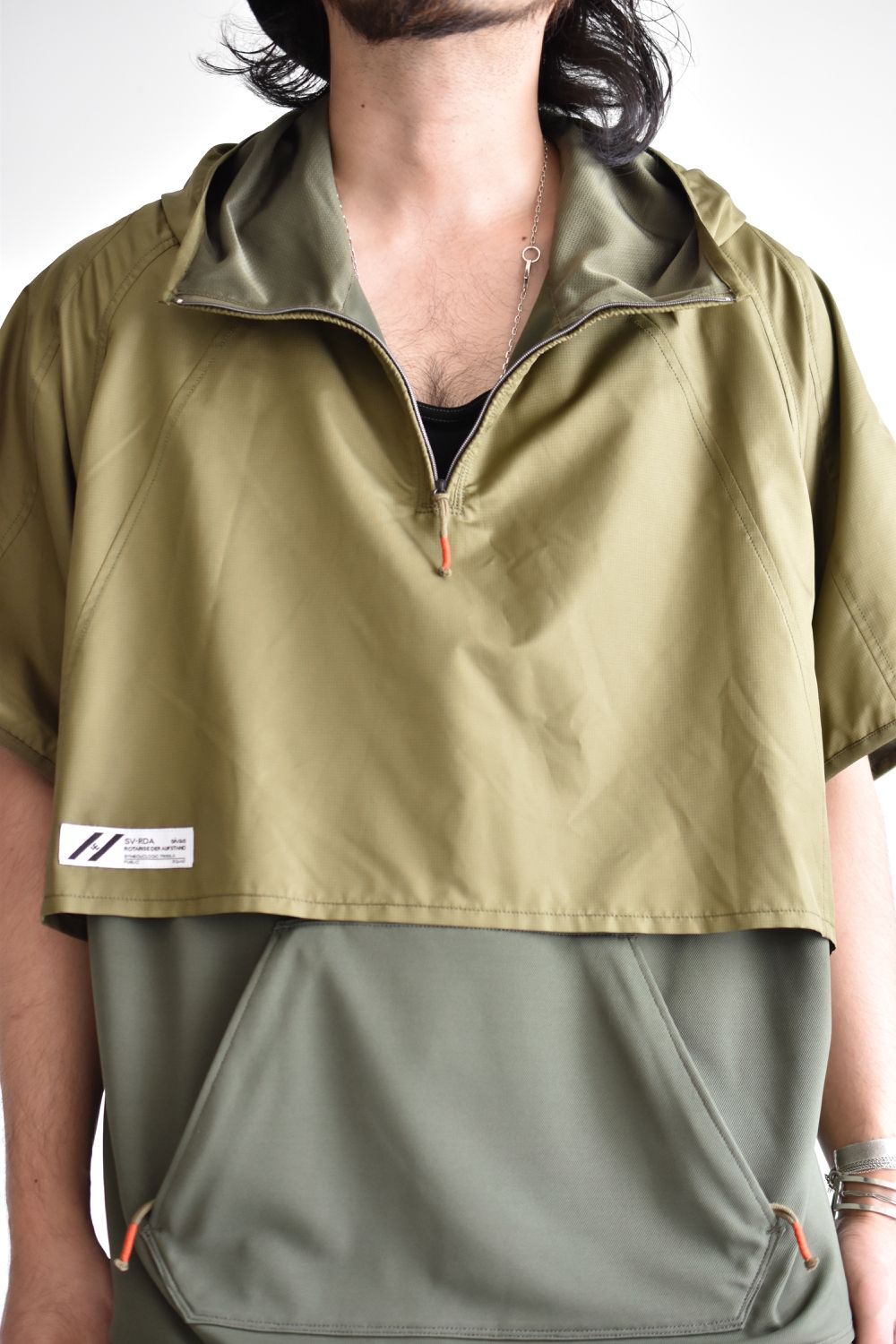 LAYERED HOODED WIDE PULL S-SLEEVE c/#2 KHAKI