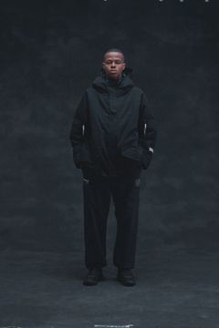 THE E.C.W.C.S. DEFORMING HOODED PADDING FIELD JACKET / ナイロン フーデッドジャケット（BLACK）
