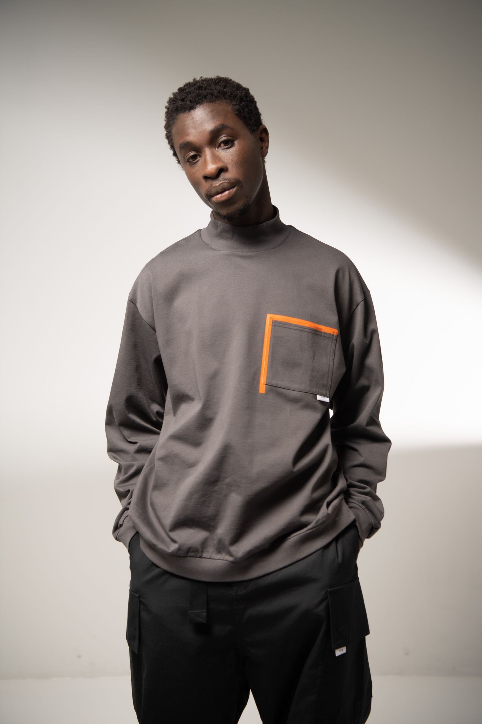 「予約商品」GRID MARKED T-SHIRT (CHARCOAL)