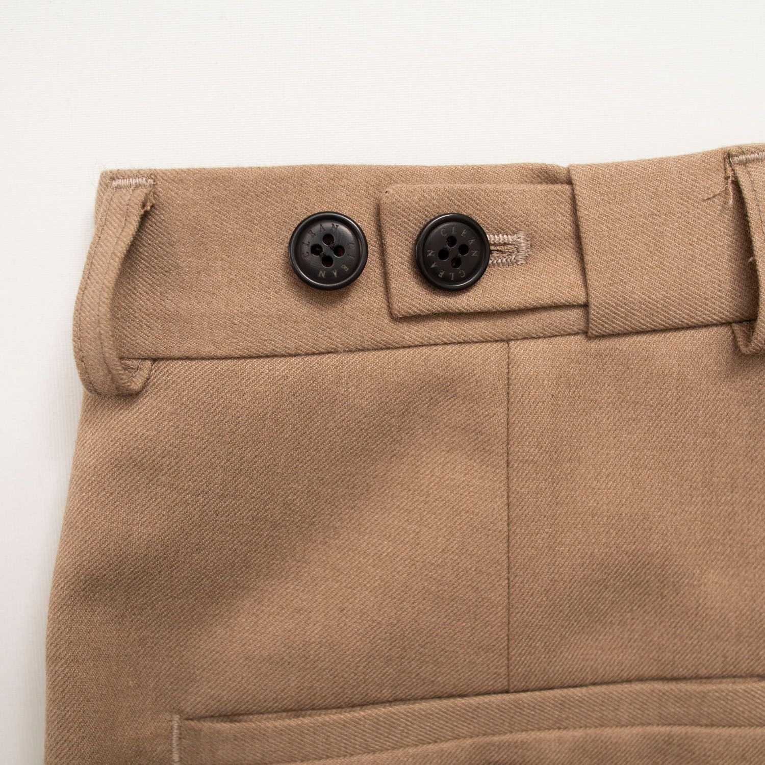 REGULAR TAPERED PLEATS PANTS (BEIGE)