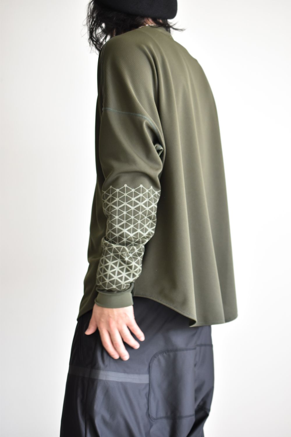 GEOMETRIC PATTERN L-SLEEVE c/#2 OD