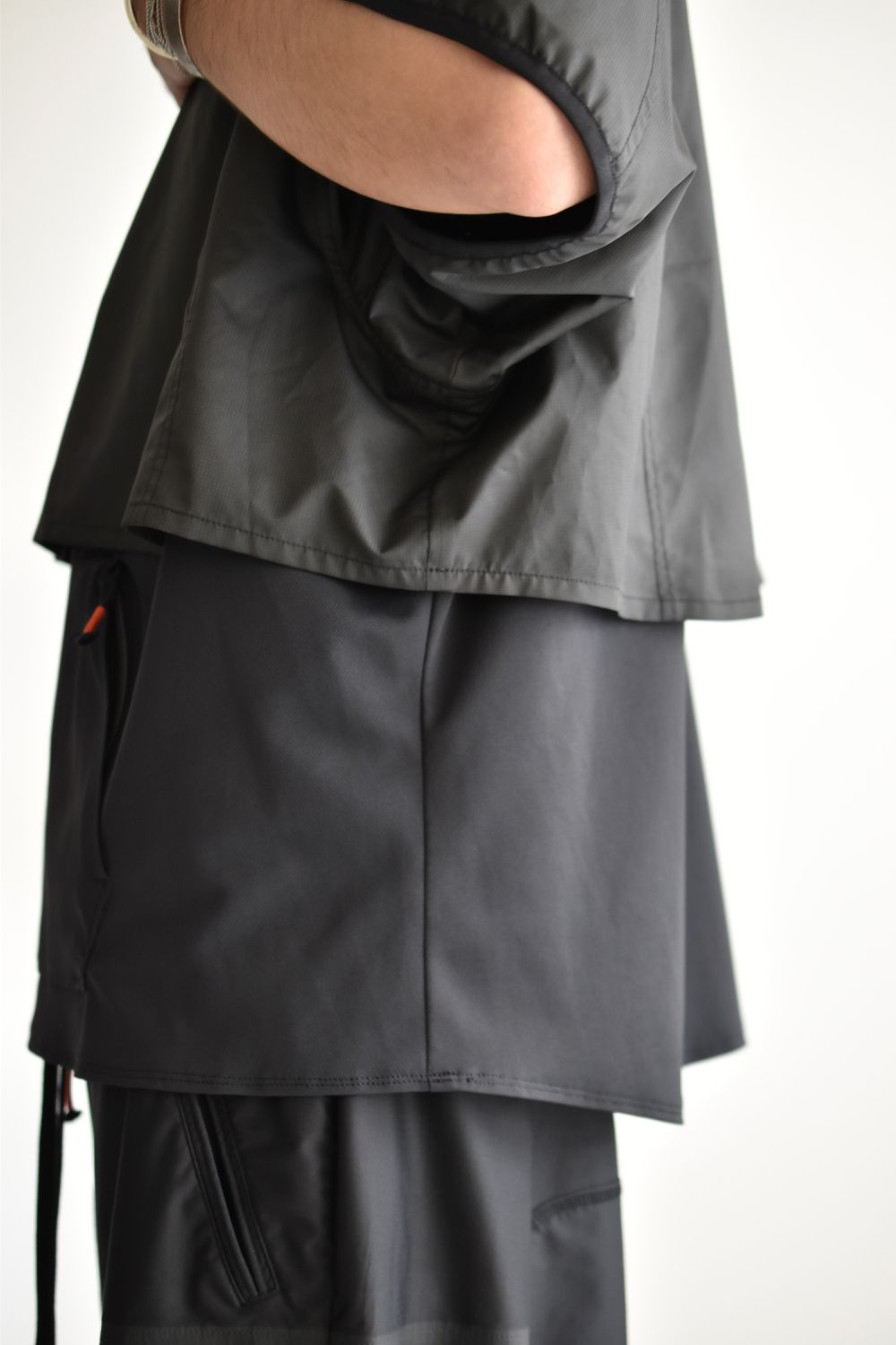 LAYERED HOODED WIDE PULL S-SLEEVE  c/#1 BLACK