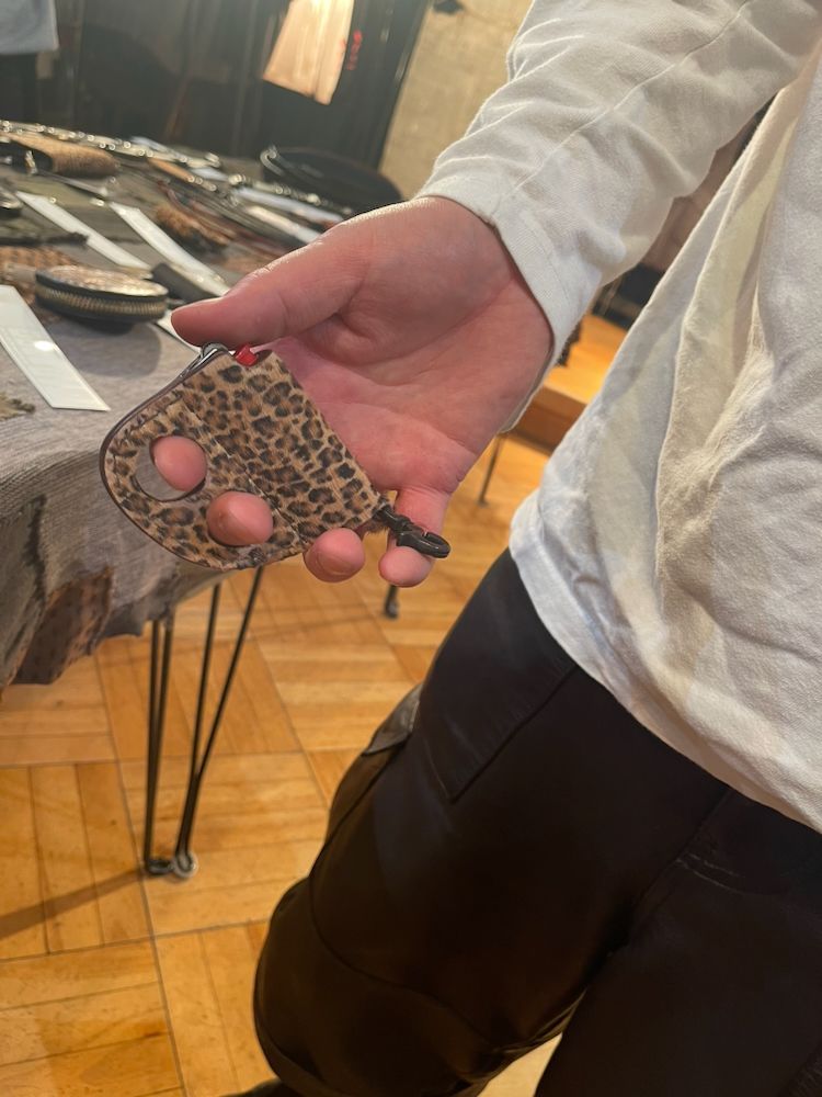 945-81TAC342-1 (LEOPARD)