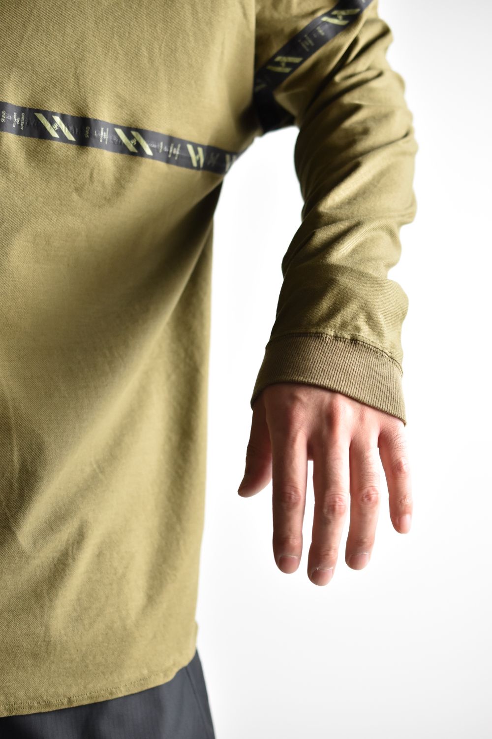 FLATSEAM LINE WIDE L-SLEEVE c/#3 SAND