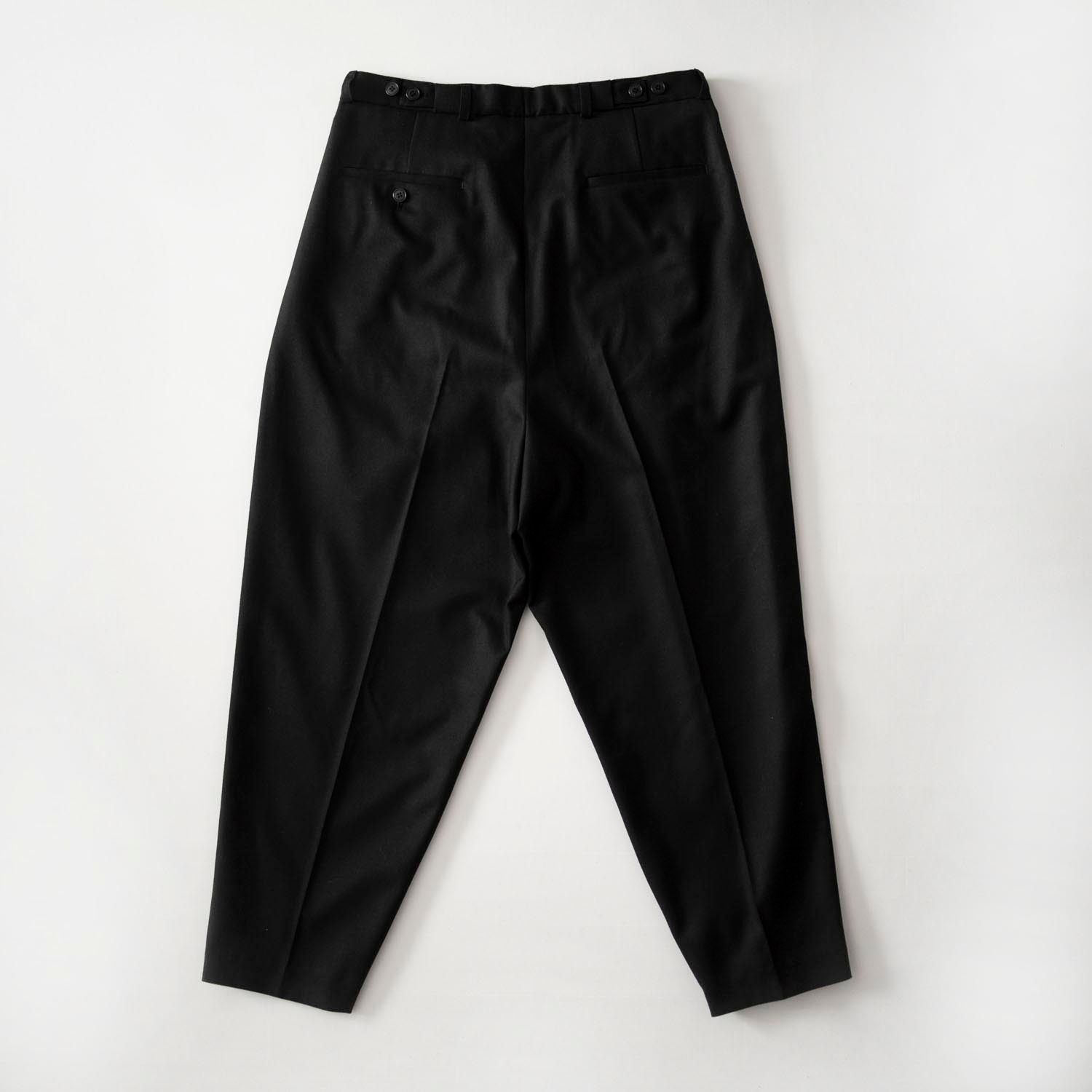 WIDE TAPERED PLEATS PANTS  (BLACK)