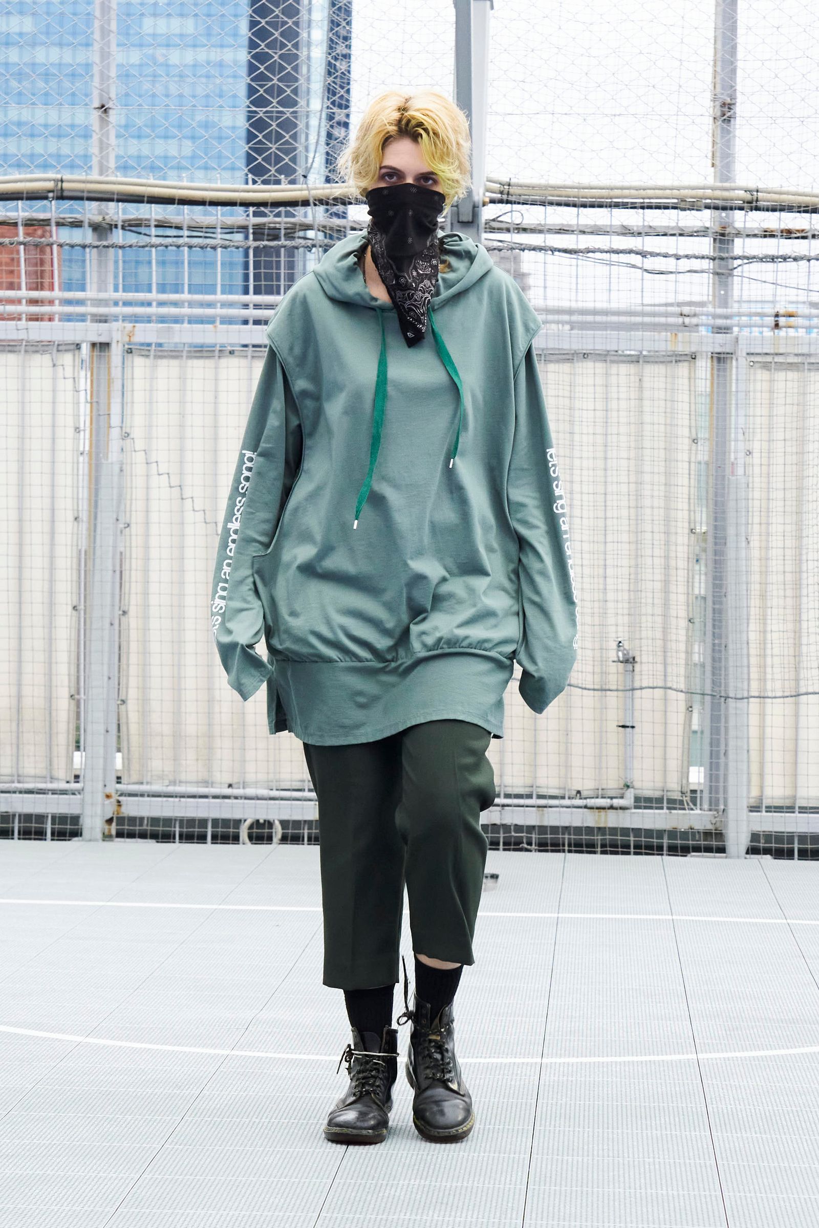 COLLAGE CUT OFF LAYERED PARKA(BLACK)