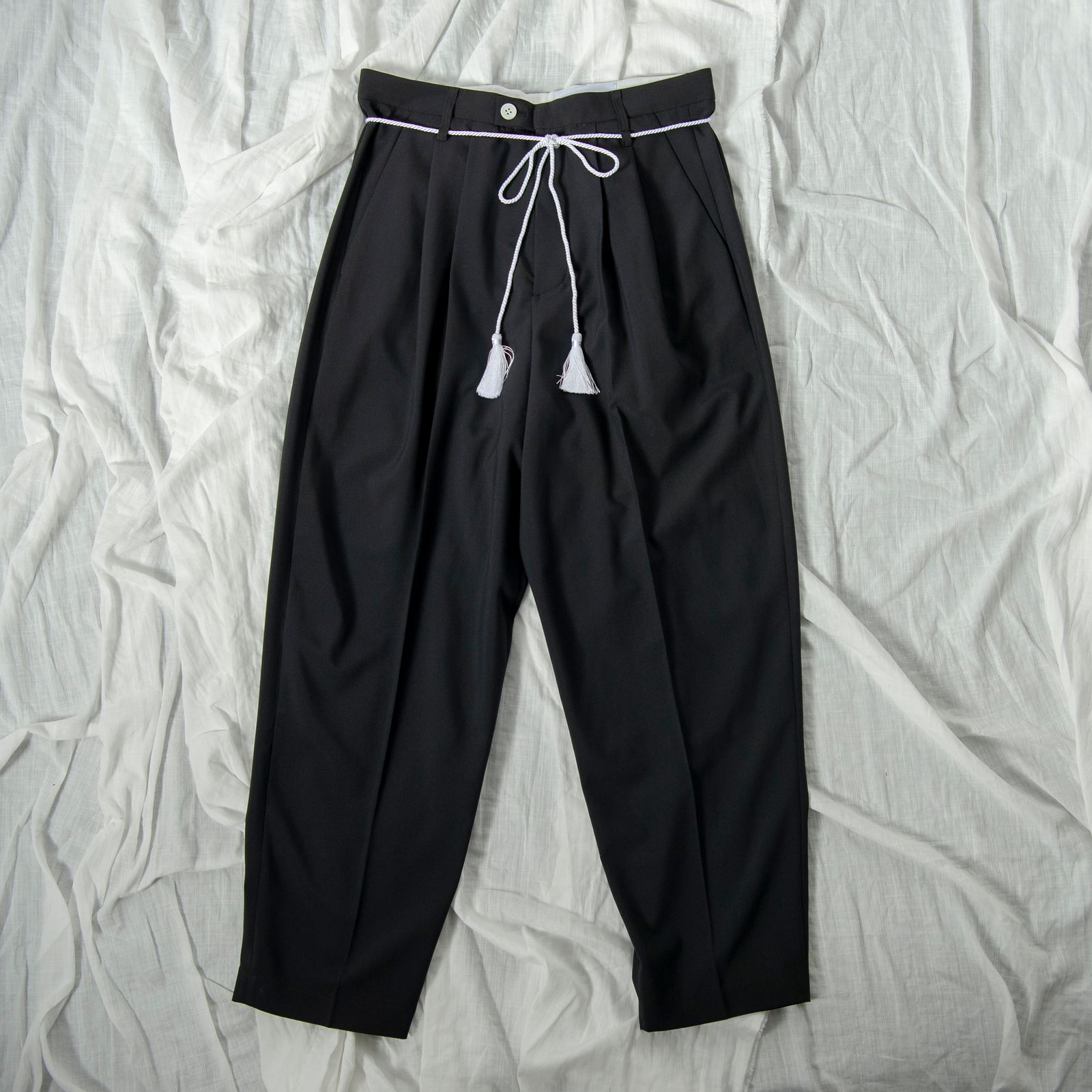 「予約商品」PLEATED WIDE TROUSERS (BLACK)