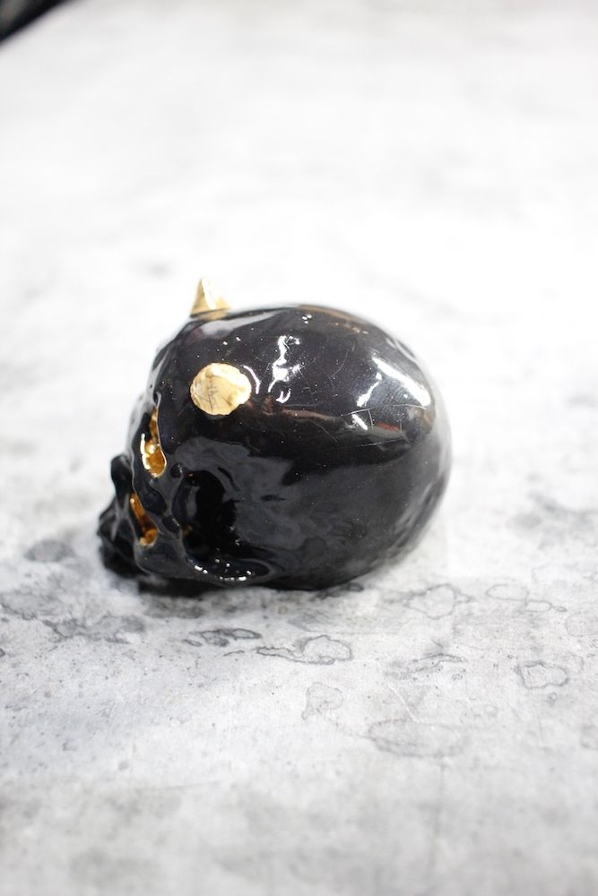 四つ目鬼ぐい呑 黒×金  (桐箱付)