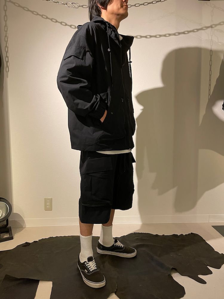 THE HIGH DENSITY S/L JUNGLE PANTS WITH DEFORMING LARGE POCKETS / カーゴ ショーツ（BLACK）