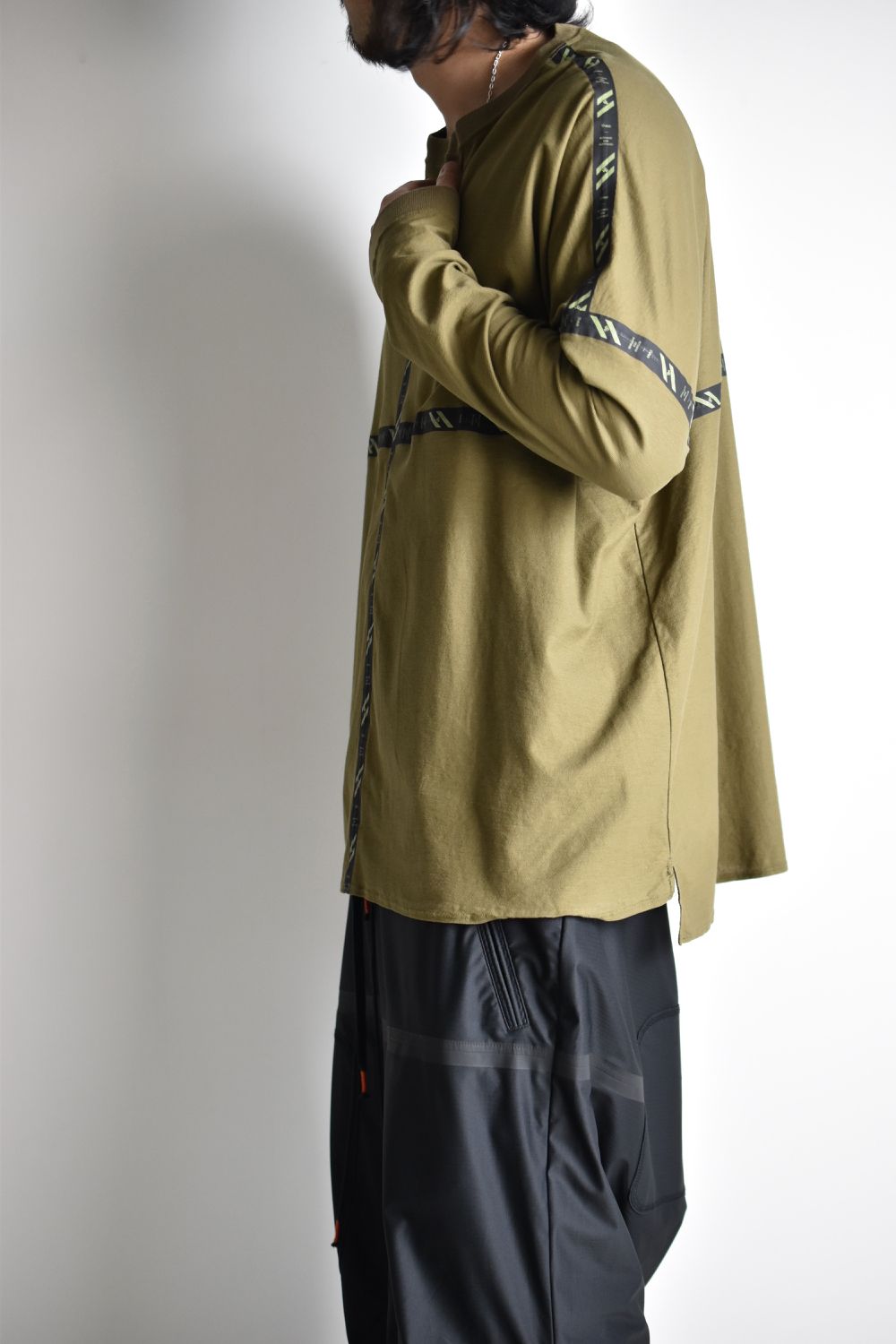 FLATSEAM LINE WIDE L-SLEEVE c/#3 SAND