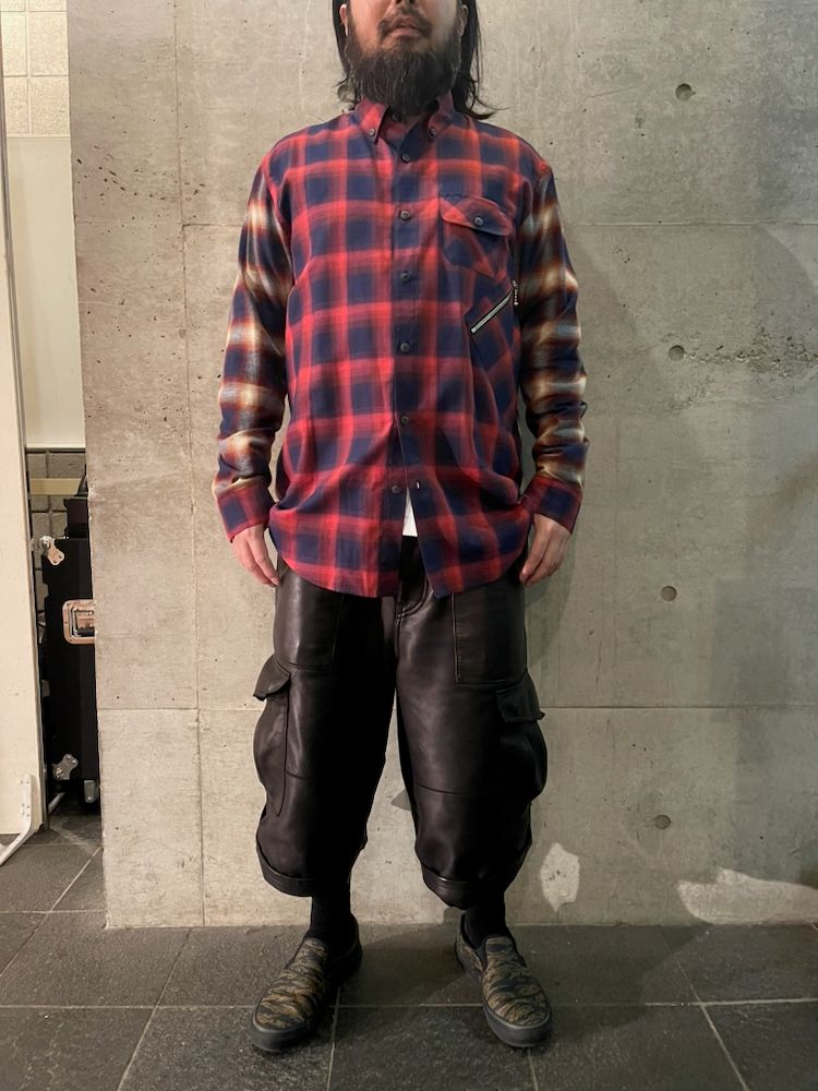 945-81TS188-1 (BLK/WHT, RED/NAVY)