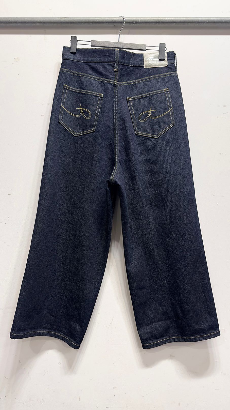 KURT’S WIDE JEANS (ONE WASH) / ワイドジーンズ デニム (Black, Indigo)
