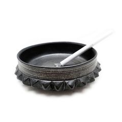 PYRAMID STUDS TRAY "BLACK" -陶器皿-