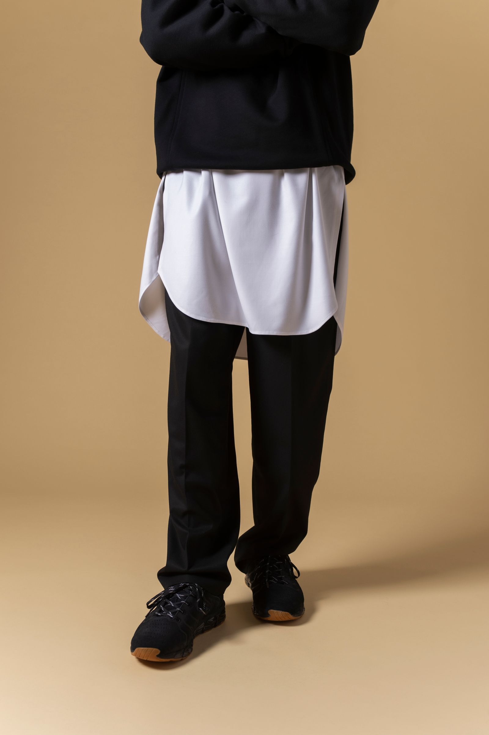 RELAXED WIDE PLEATS PANTS (BLACK)