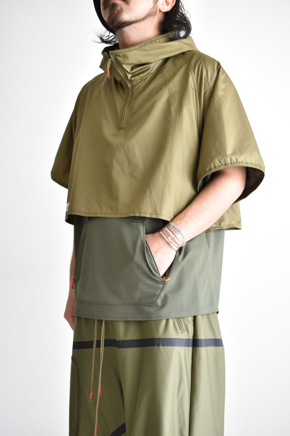 LAYERED HOODED WIDE PULL S-SLEEVE c/#2 KHAKI