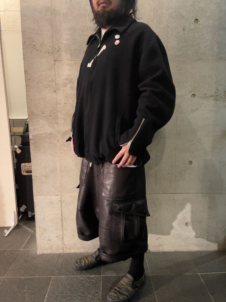 945-81TJ456-1 (BLACK)