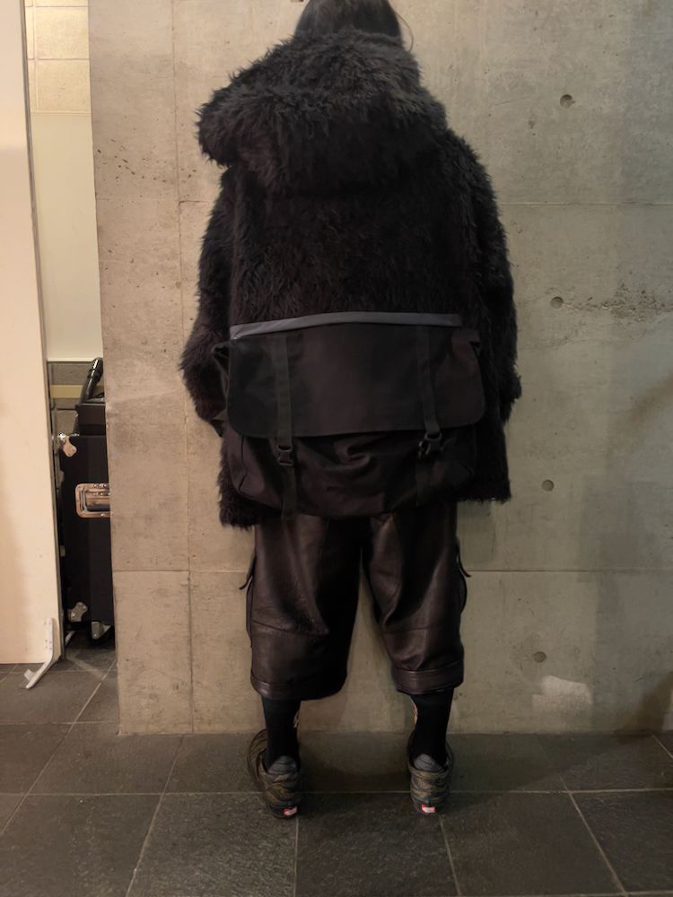 945-81TJ462-1 (BLACK)