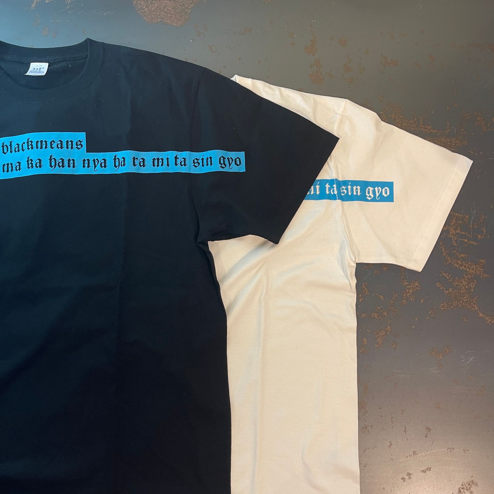 945-77GT80-1 Tシャツ