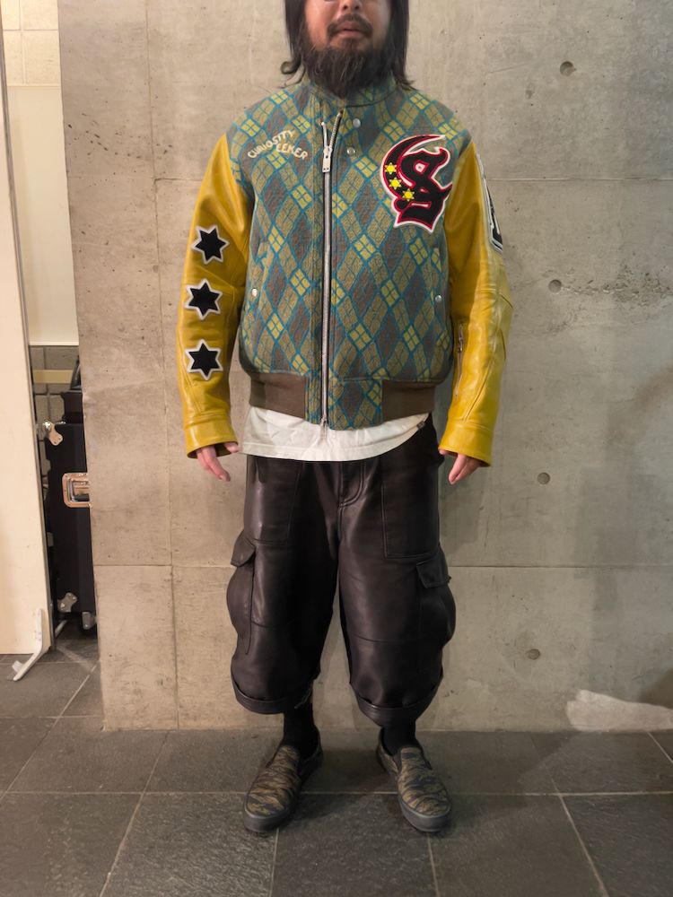 945-81TTJ458-1 (BLK/NAVY, GR/GOLD)