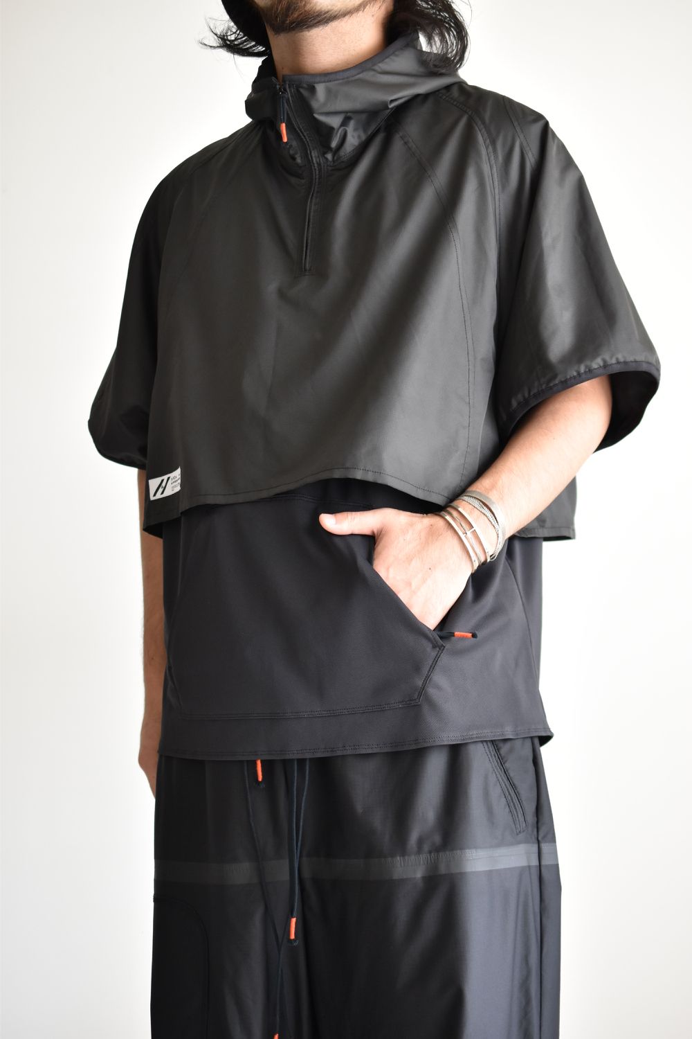 LAYERED HOODED WIDE PULL S-SLEEVE  c/#1 BLACK