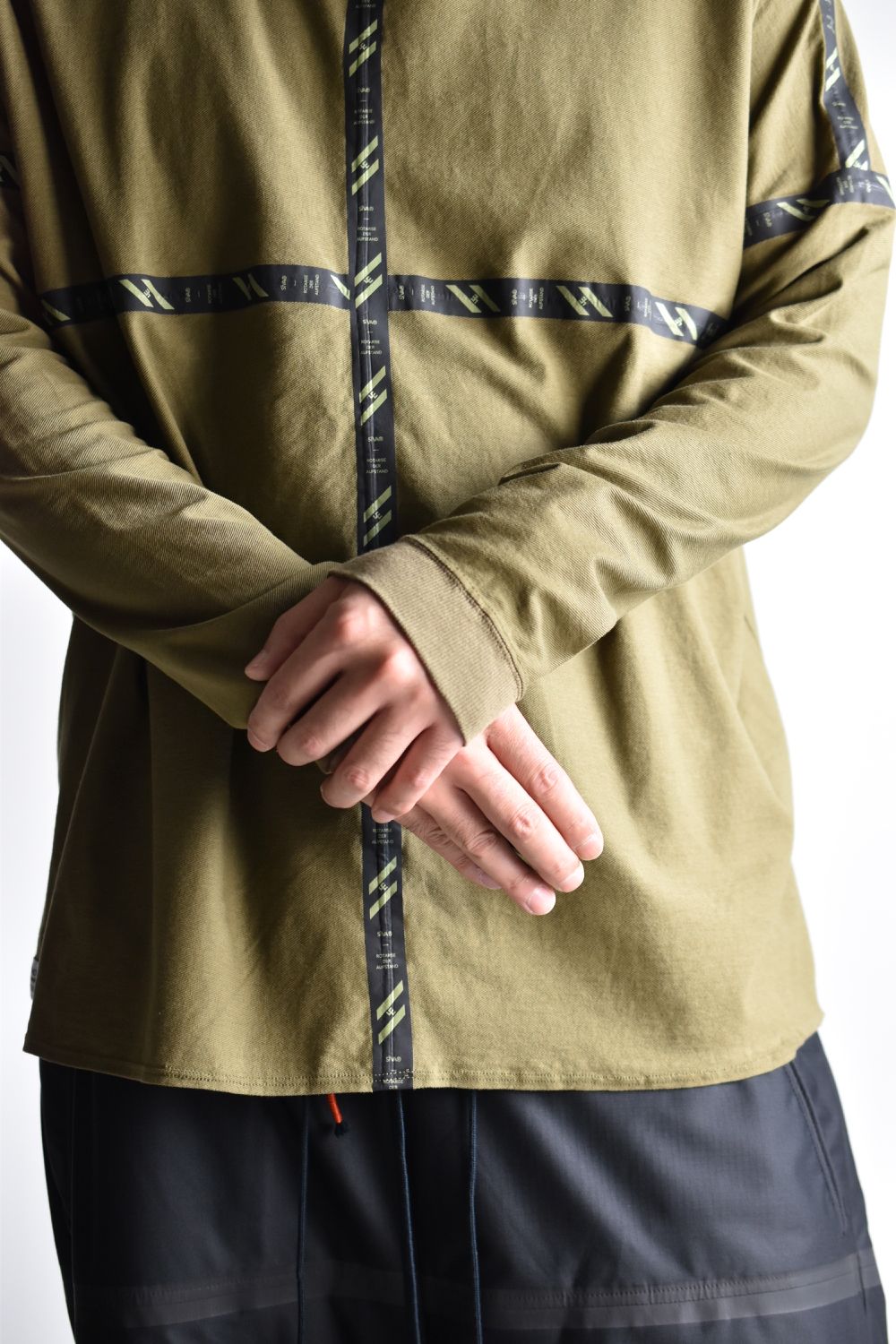 FLATSEAM LINE WIDE L-SLEEVE c/#3 SAND