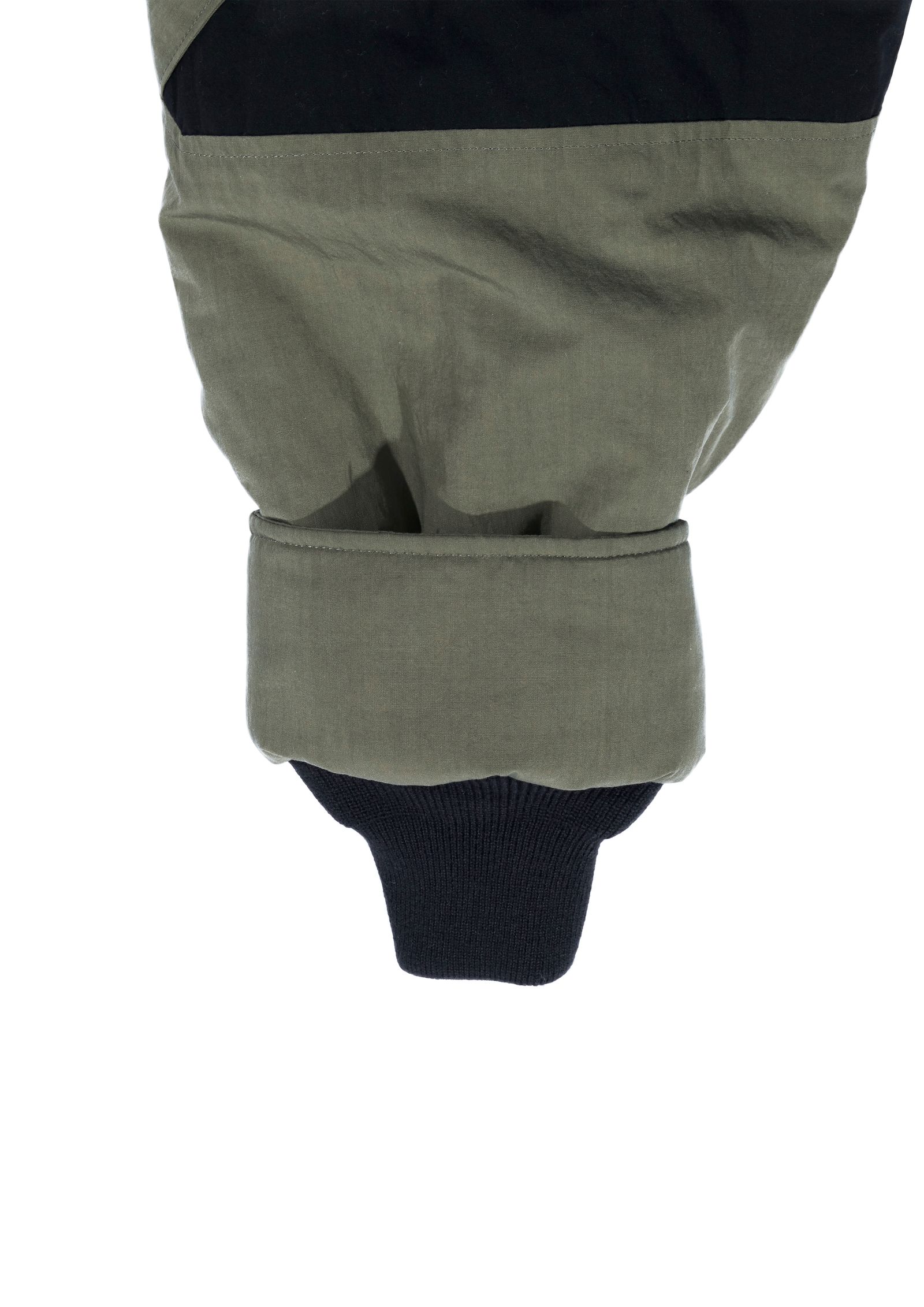 THE E.C.W.C.S. DEFORMING HOODED PADDING FIELD JACKET / ナイロン フーデッドジャケット（KHAKI）