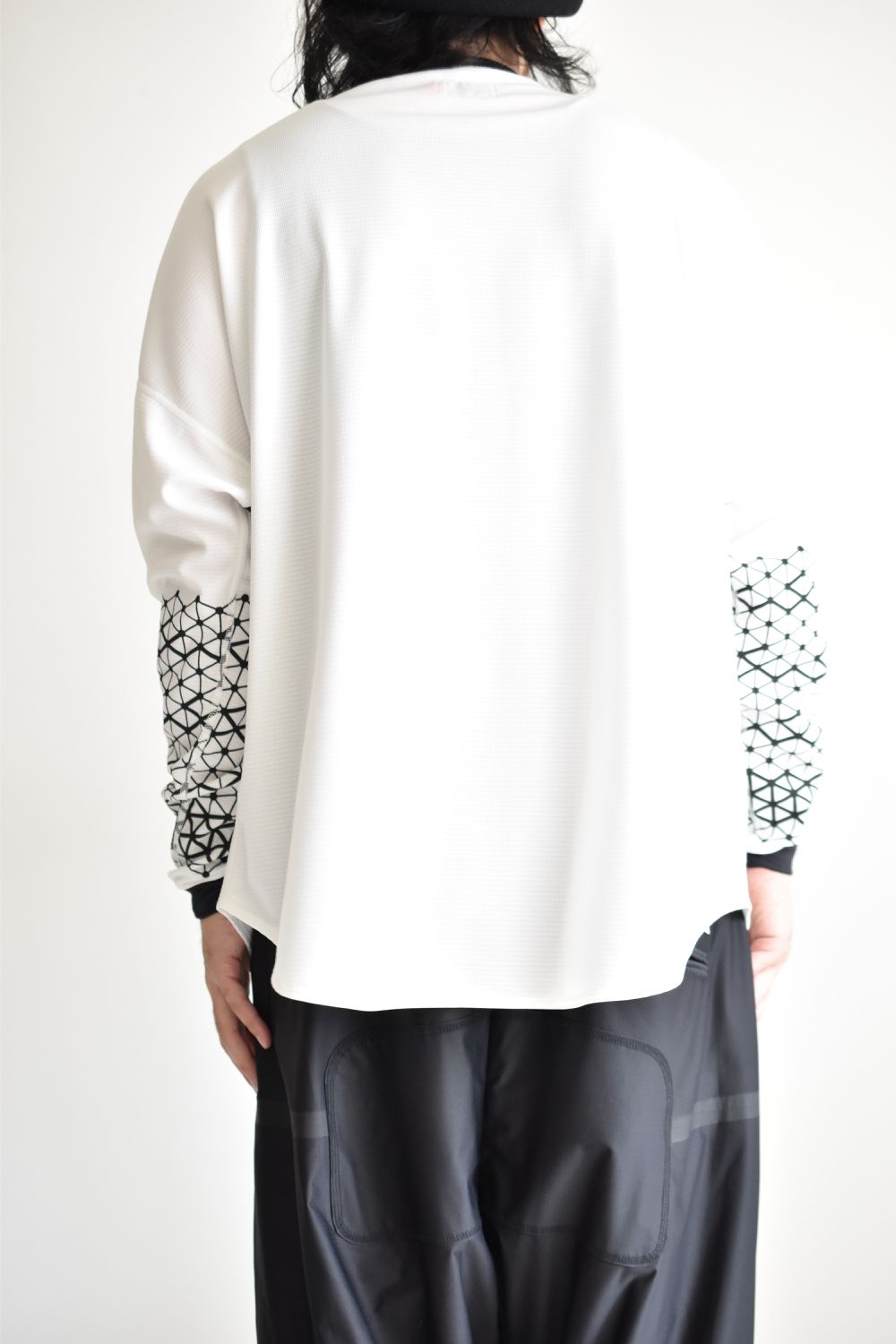 GEOMETRIC PATTERN L-SLEEVE c/#3 WHITE
