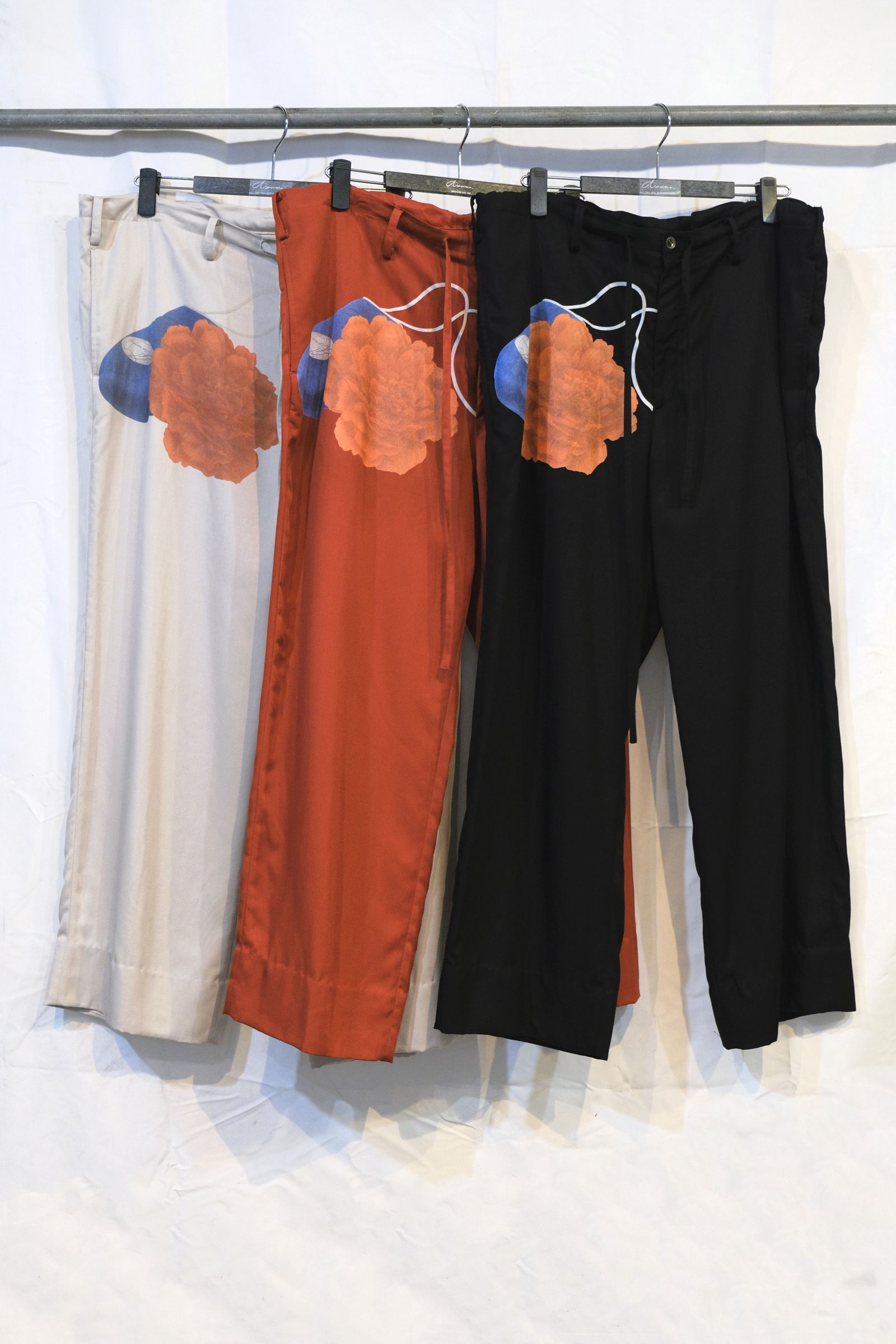 FLOWER / GLOBE EASY PANTS (BLACK/RED/OFF WHITE)