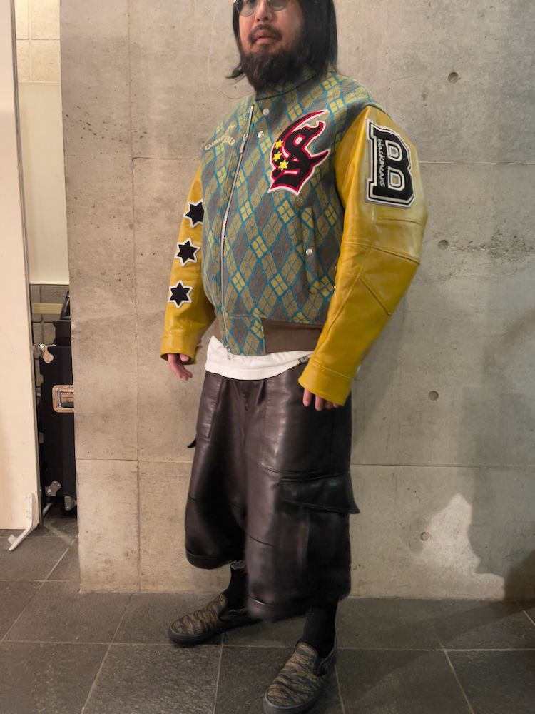 945-81TTJ458-1 (BLK/NAVY, GR/GOLD)