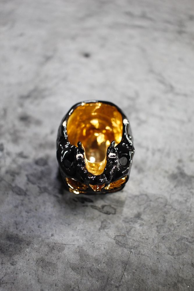 四つ目鬼ぐい呑 黒×金  (桐箱付)
