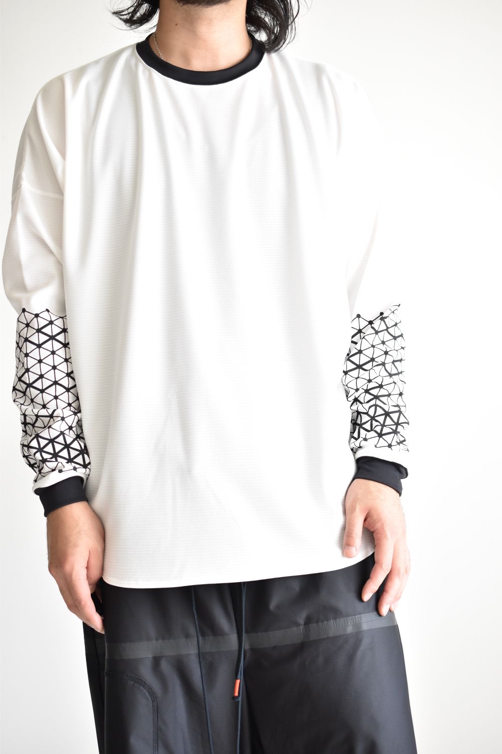 GEOMETRIC PATTERN L-SLEEVE c/#3 WHITE