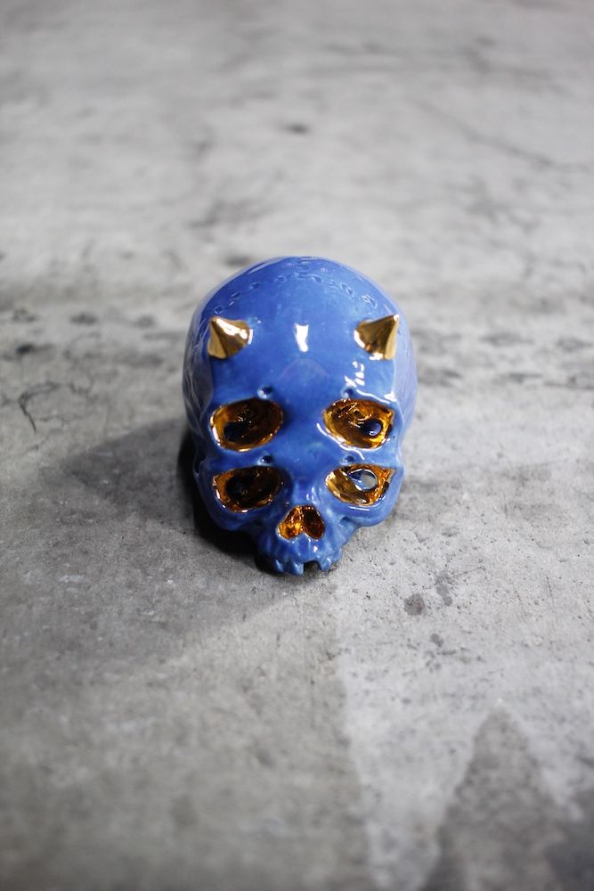 四つ目鬼髑髏ぐい呑 青×金  (桐箱付)