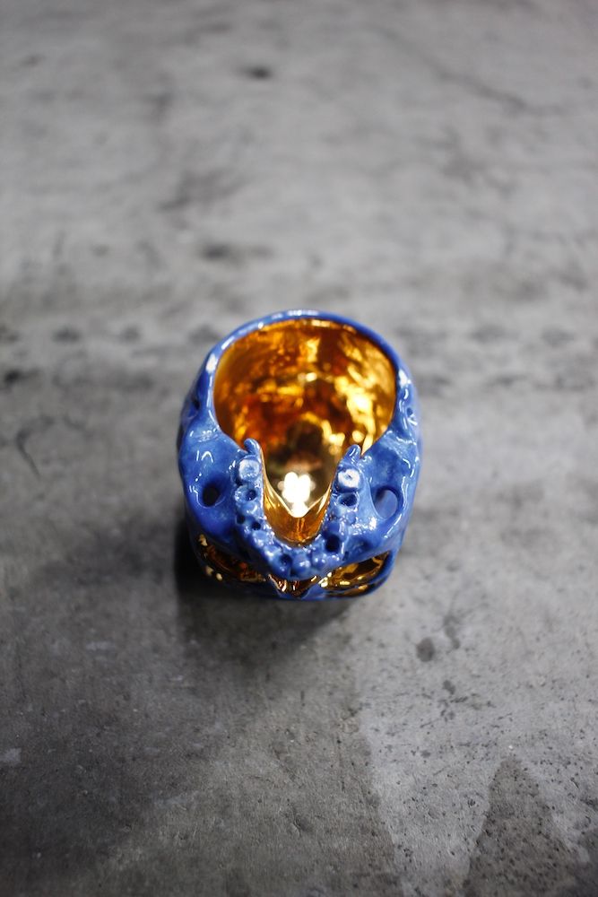 四つ目鬼髑髏ぐい呑 青×金  (桐箱付)