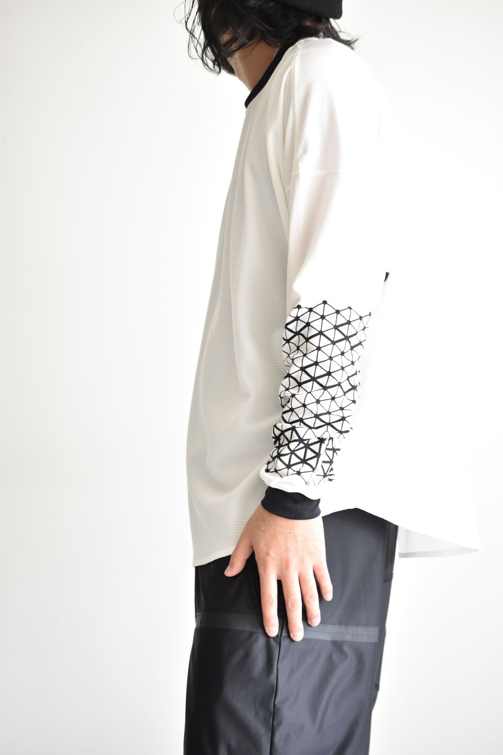 GEOMETRIC PATTERN L-SLEEVE c/#3 WHITE