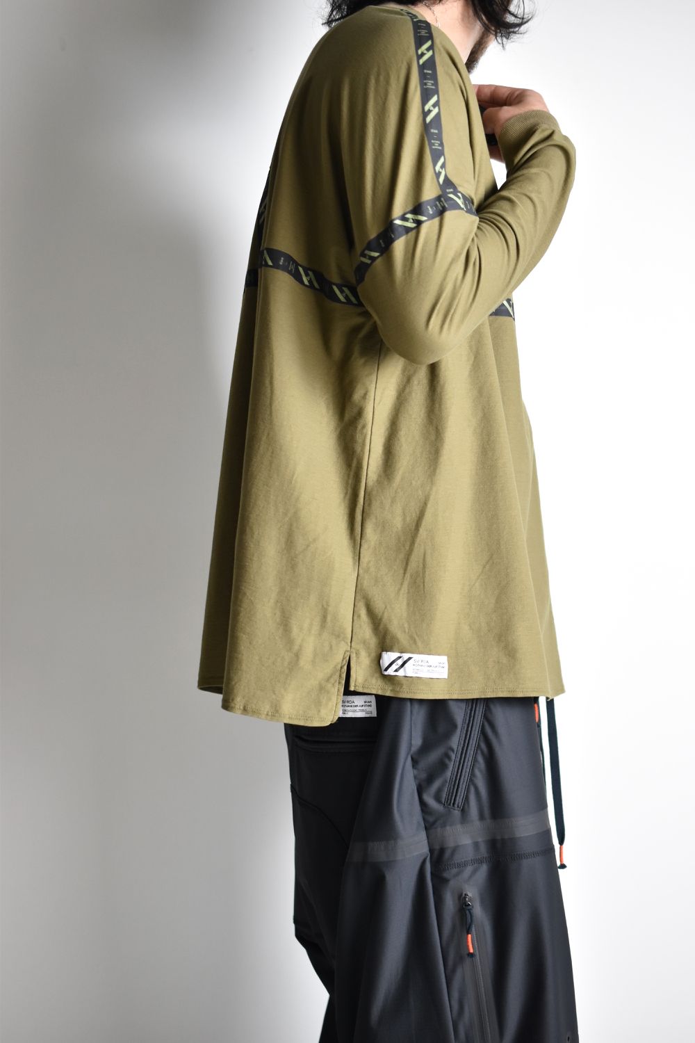 FLATSEAM LINE WIDE L-SLEEVE c/#3 SAND