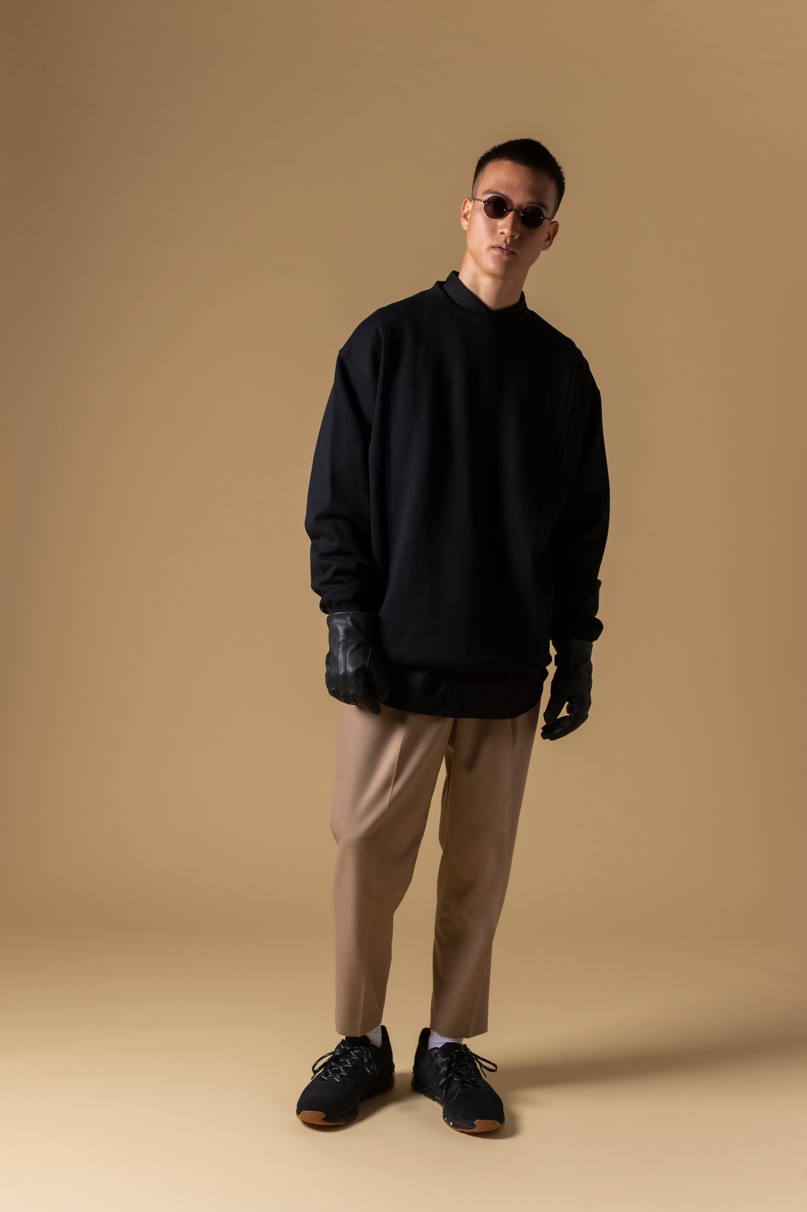 REGULAR TAPERED PLEATS PANTS (BEIGE)