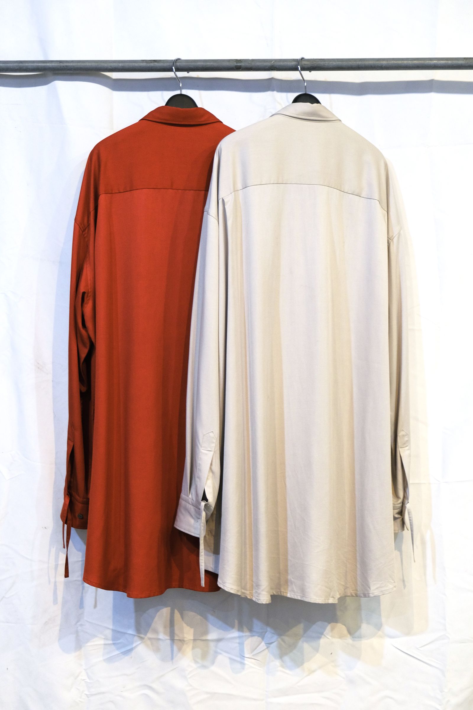 FLOWER / GLOBE OVER SIZE SHIRT (BLACK/RED/OFF WHITE)