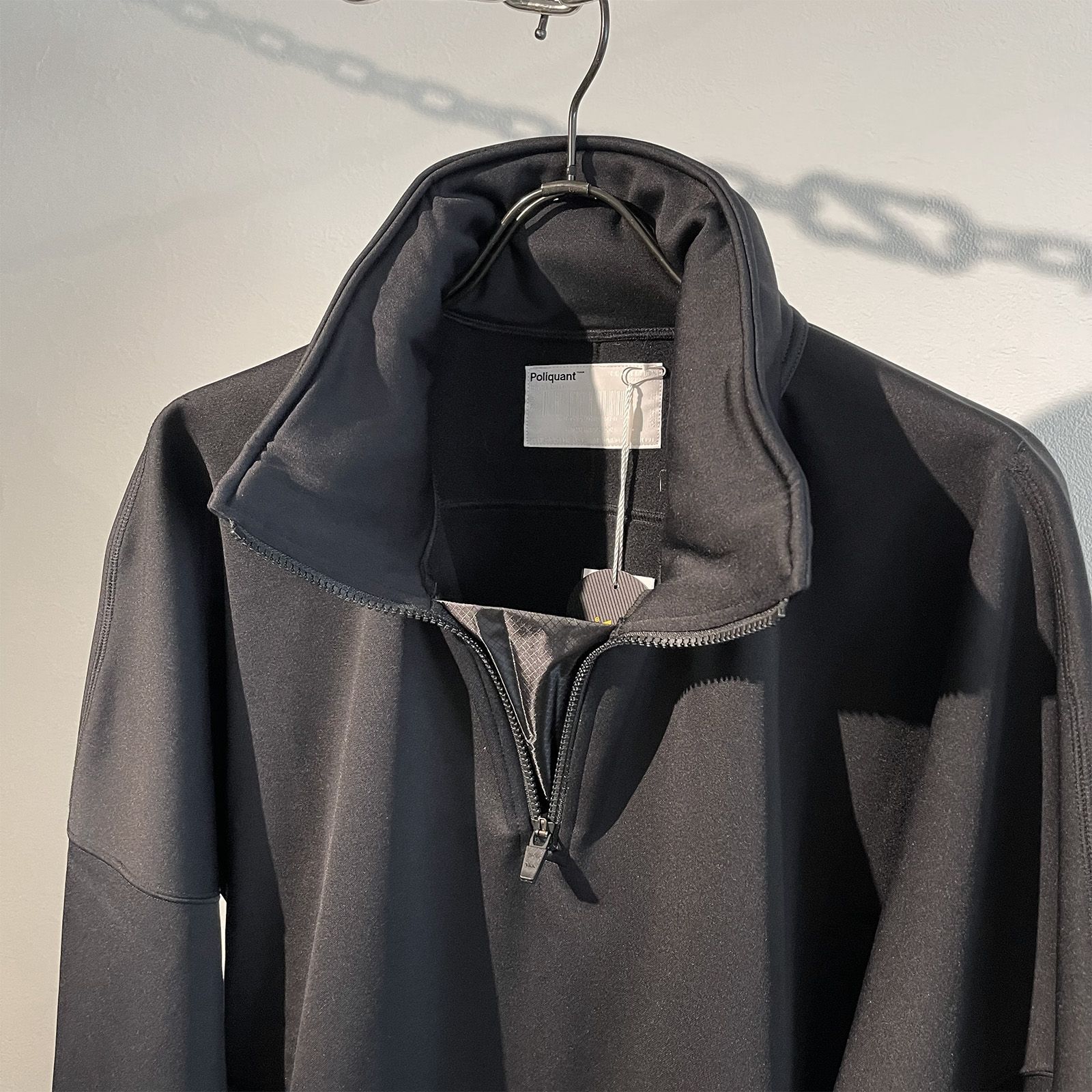 THE HOODED ANORACK FLEECE PULLOVER / ハーフジップ アノラック フーデッド (Black)