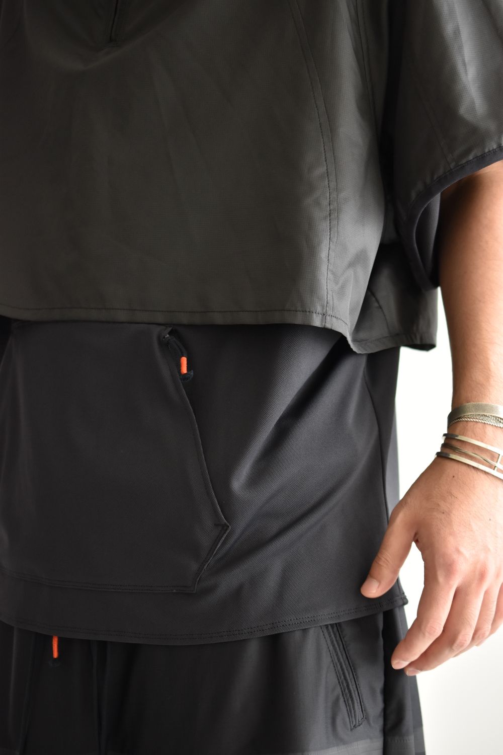 LAYERED HOODED WIDE PULL S-SLEEVE  c/#1 BLACK