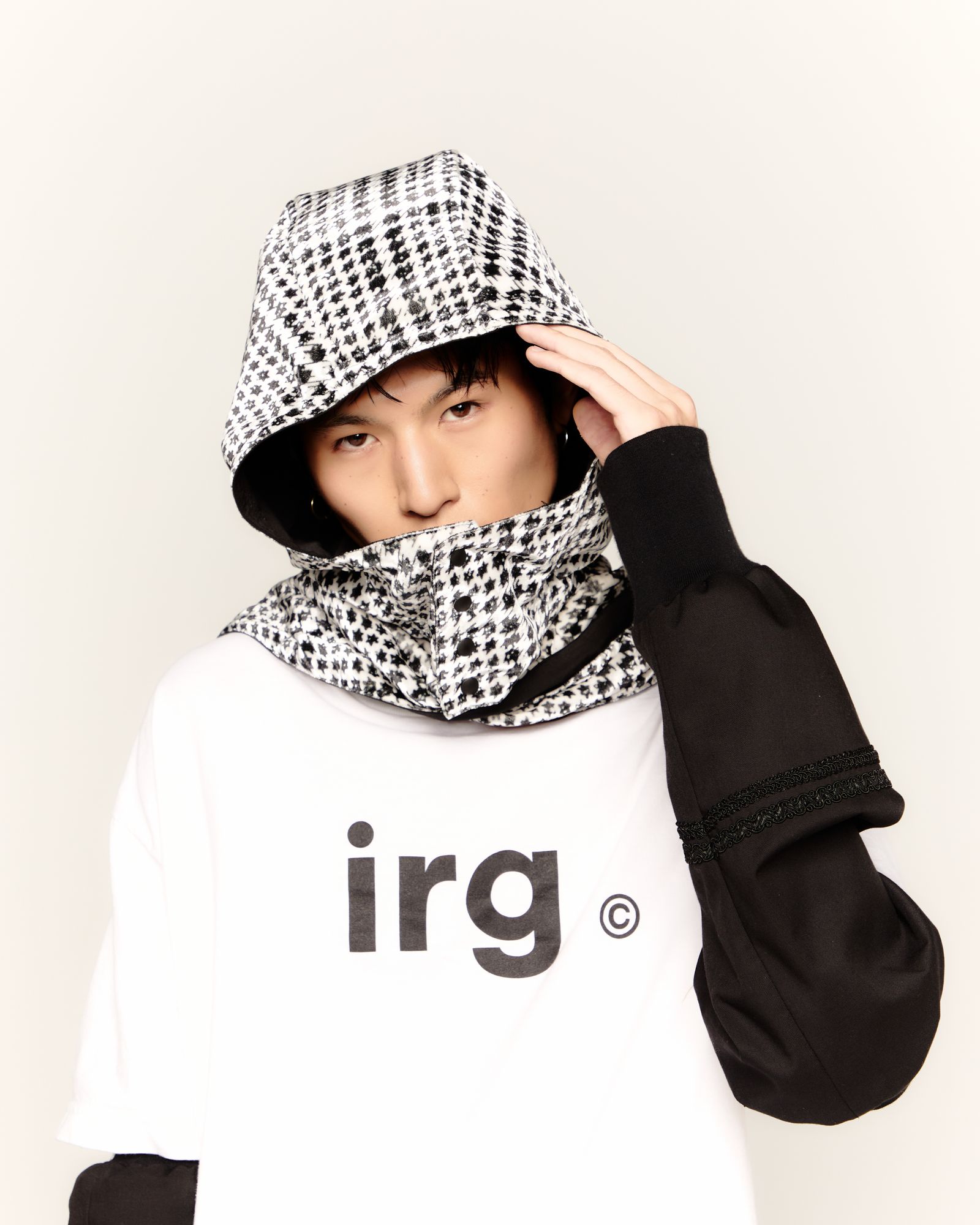 945-80GAC331-1 (BLACK/WHITE)