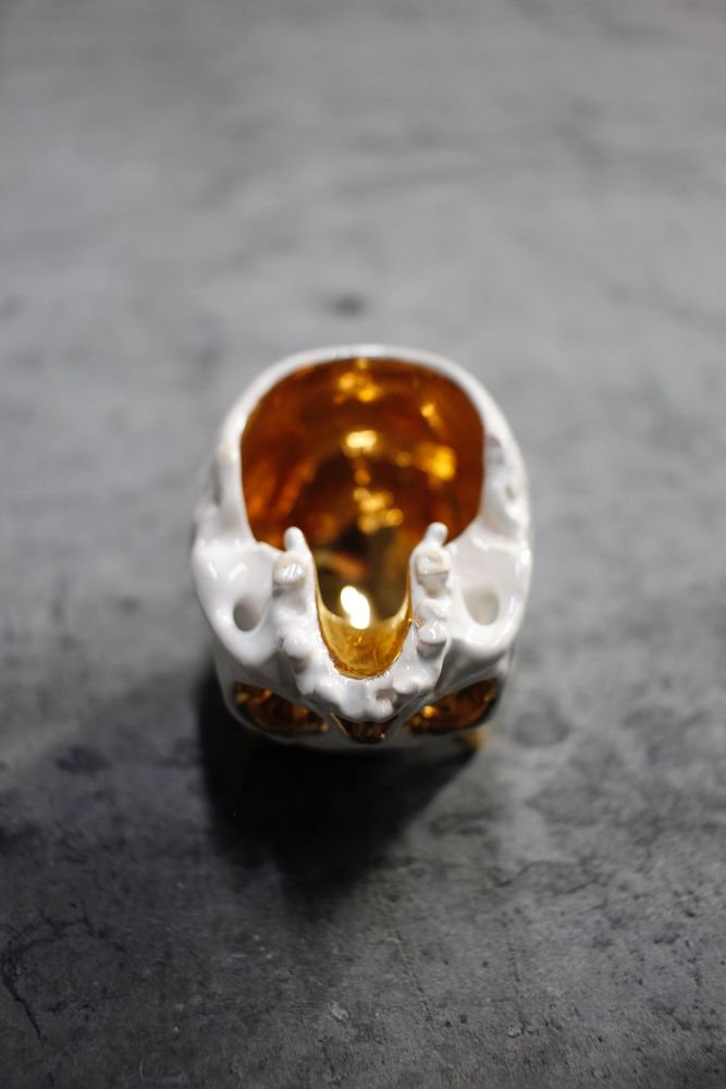 鬼ぐい呑 白×金  (桐箱付)