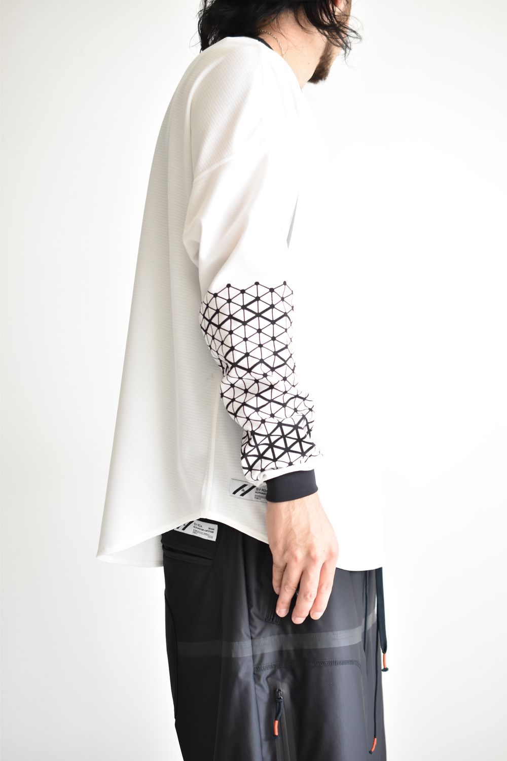 GEOMETRIC PATTERN L-SLEEVE c/#3 WHITE