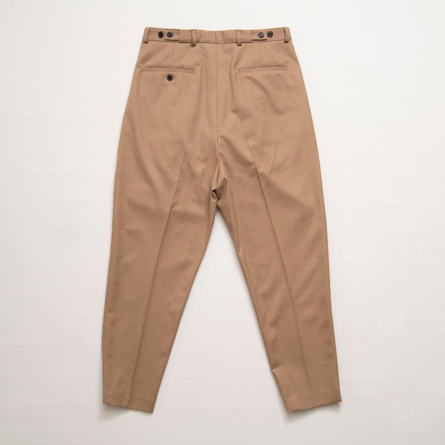 REGULAR TAPERED PLEATS PANTS (BEIGE)