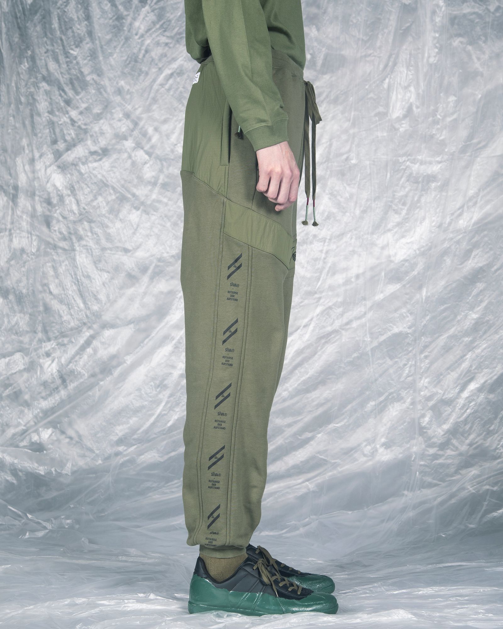 「予約商品」SIDE-LINE JOGGER PANTS / col: KHAKI