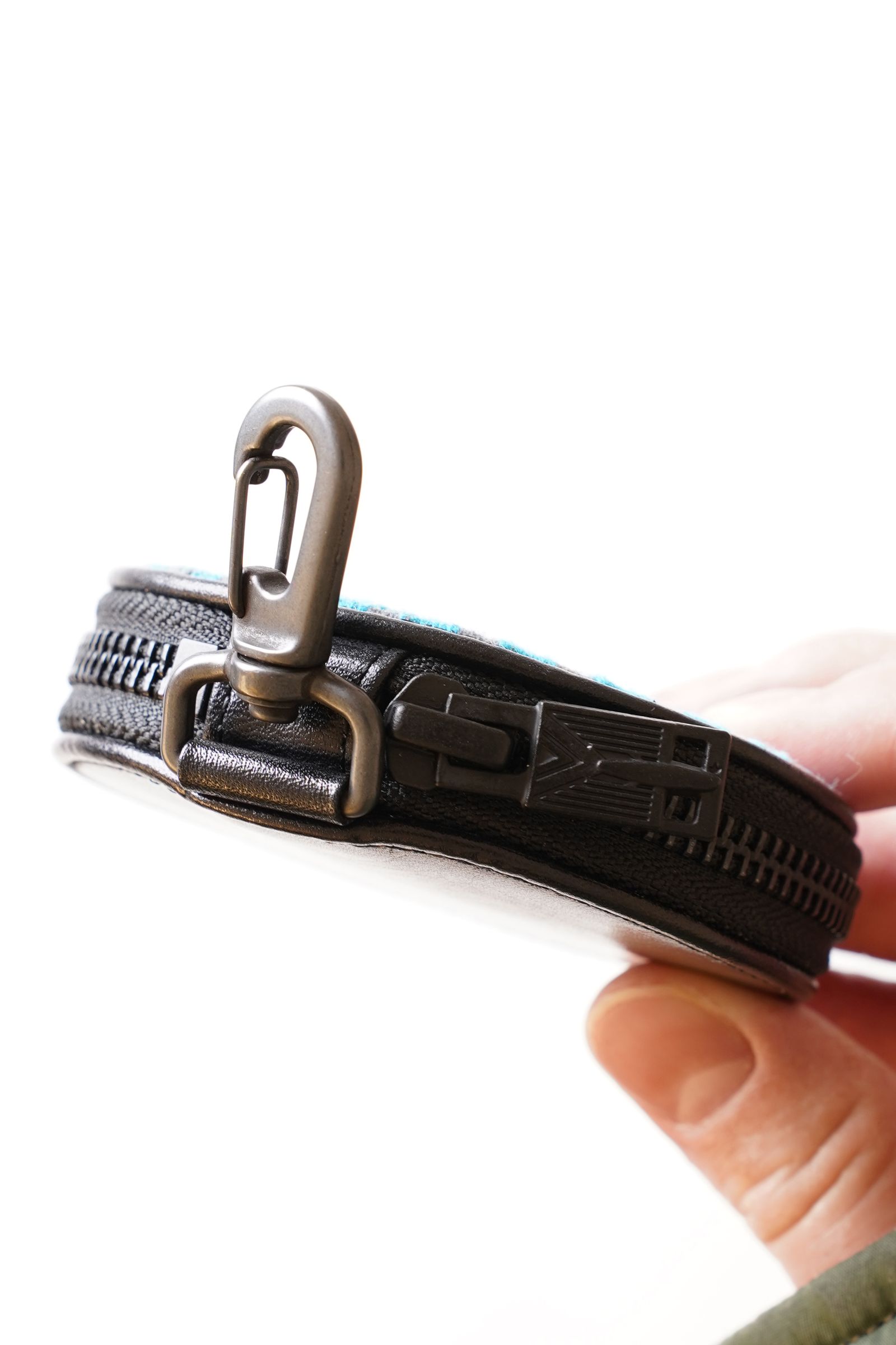 HAZE別注 サークルポーチ ミニ  (BLACK×ターコイズ)