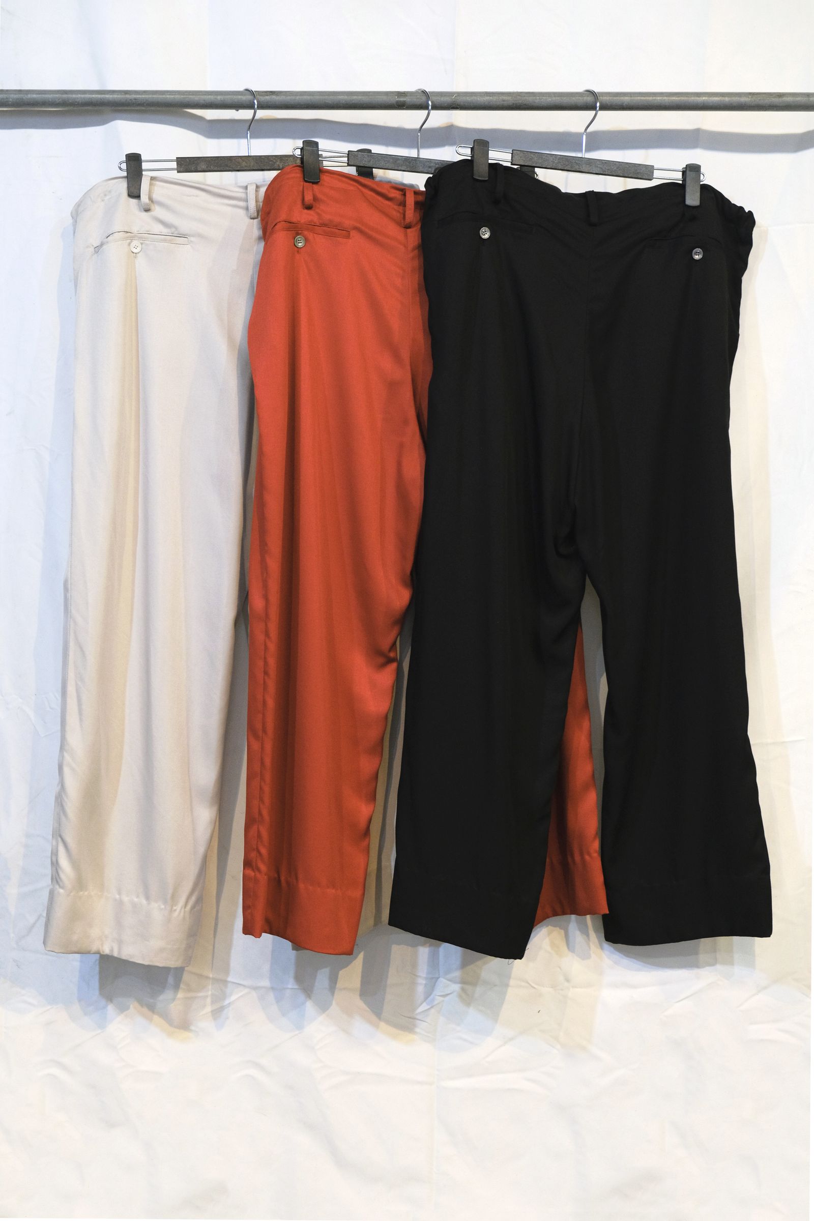 FLOWER / GLOBE EASY PANTS (BLACK/RED/OFF WHITE)