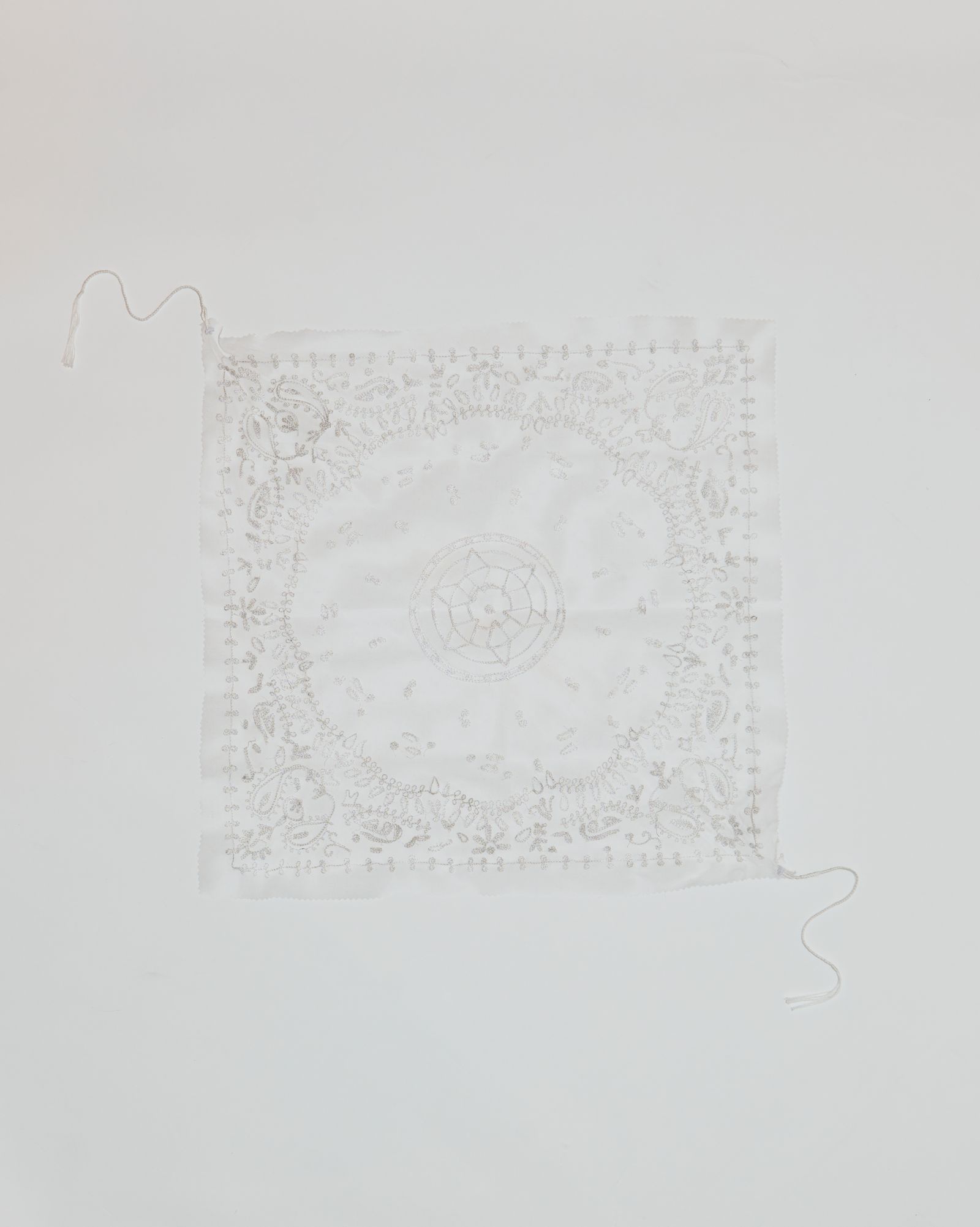 945-81GAC332-1 (BLACK, WHITE)