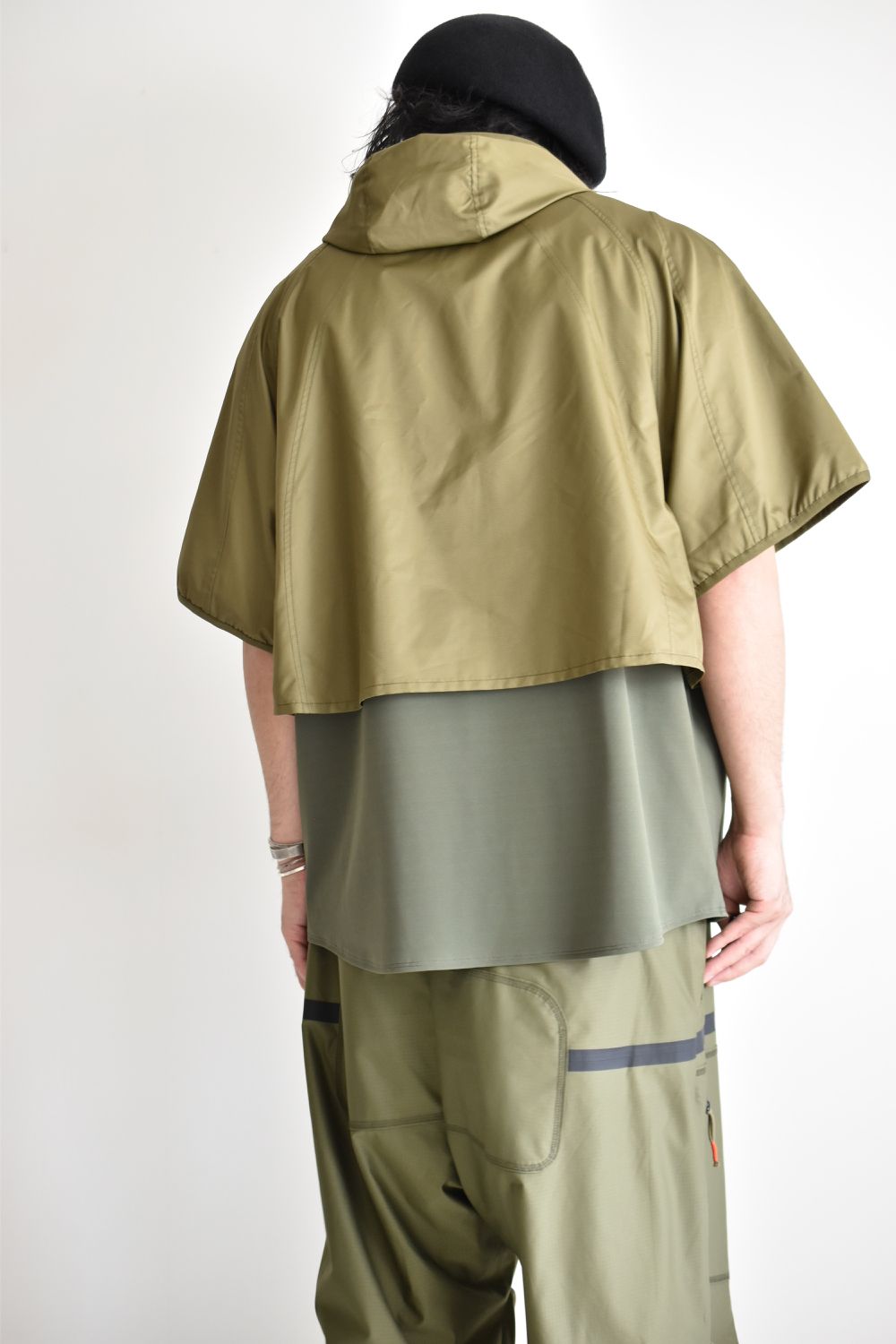 LAYERED HOODED WIDE PULL S-SLEEVE c/#2 KHAKI